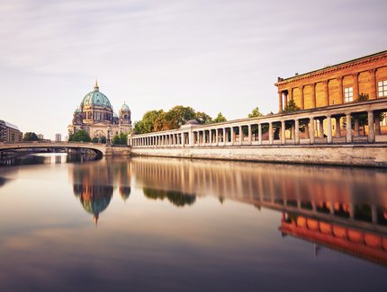 La Isla de los Museos y la Catedral de Berlín vista desde el Spree