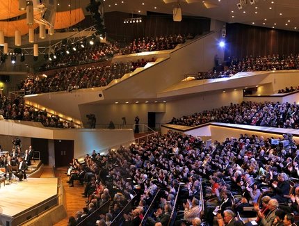 Saal der Philharmonie in Berlin - Konzert der Philharmoniker mit Sir Simon Rattle 