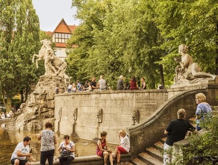 Weinfest 'Rheingauer Weinbrunnen' am Rüdesheimer Platz