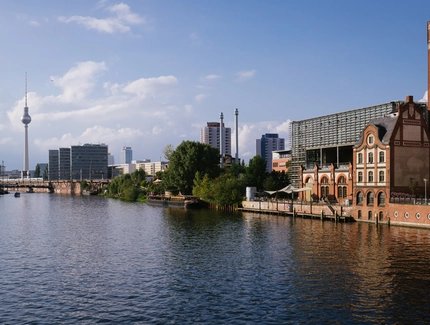 Radialsystem an der Spree mit Fernsehturm