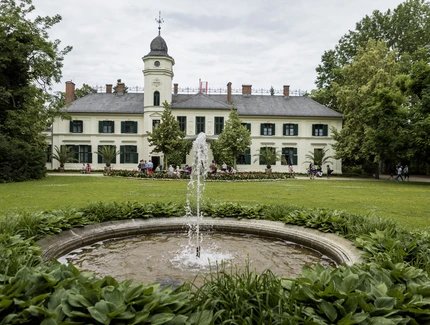 Schloss und Gutshof Britz