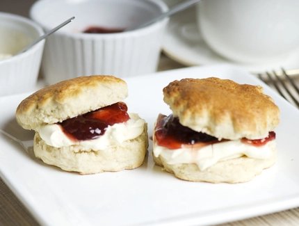 Scones im Cafe