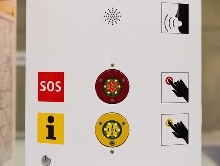 Notrufsaeule in U-Bahn Station