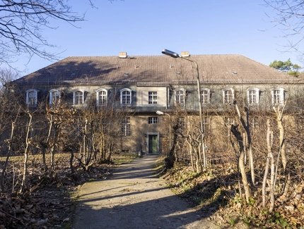 Städtische Zentrale Buch - Amtshaus und Verwaltungsgebäude Am Stener Berg 4