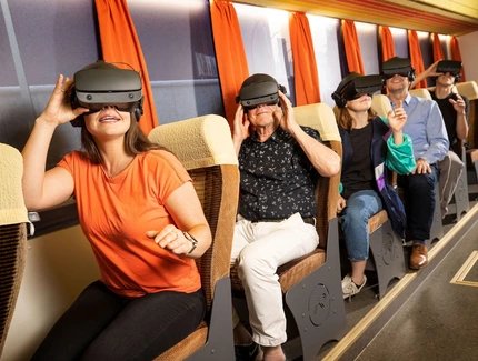 Virtual Reality Tour im 80er Jahre Bus