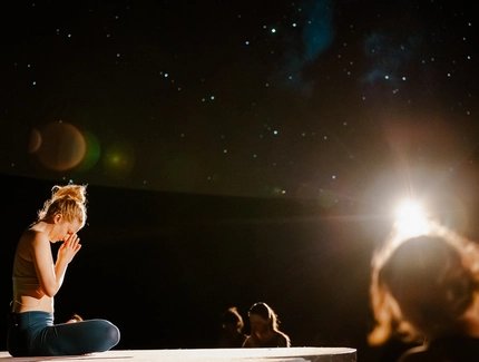Yoga unterm Sternenhimmel