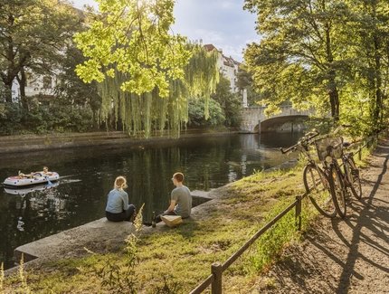 Foto: Berlin am Landwehrkanal im Sommer