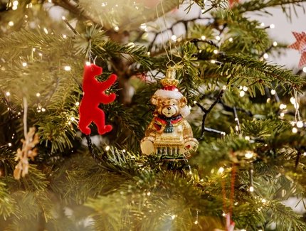 Festively decorated Christmas tree with Berlin Bears