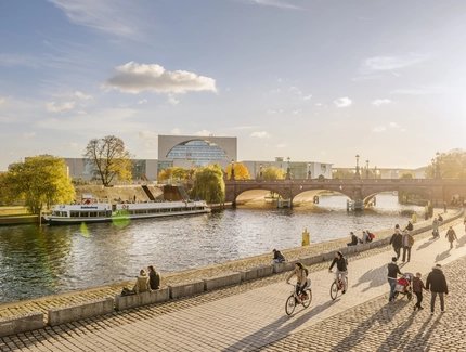 Die Spree mit Blick auf das Regierungsviertel 