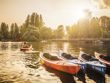 Kayaks auf dem Rummelsburger See