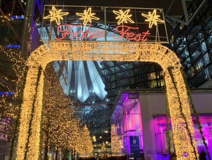 Fabelhafte Weihnachtswelt im Sony Center Berlin