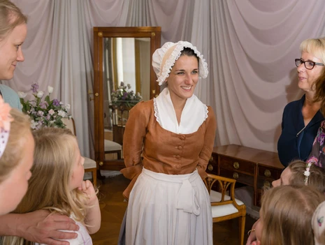 Glanz und Gloria. Festplanung mit der Kammerzofe Sophie