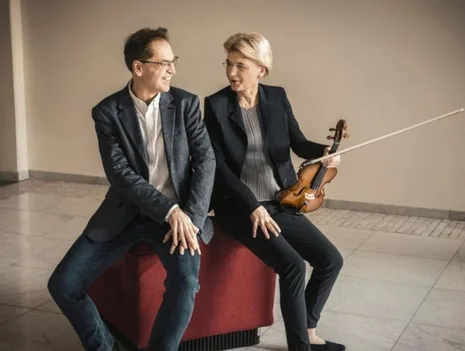 ANTJE WEITHAAS & DÉNES VÁRJON