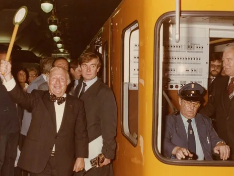 Guided tour of Spandau’s subway stations