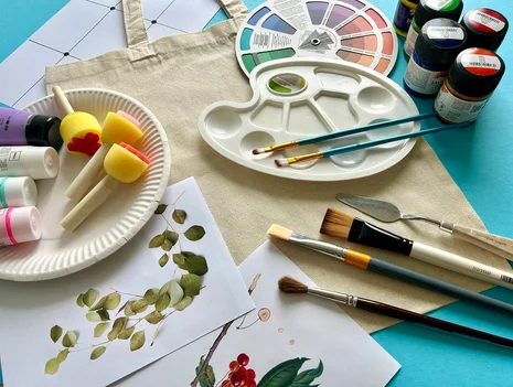 Painting on Cloth Bags and T-Shirts