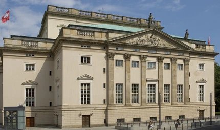 Staatsoper unter den Linden Außenansicht