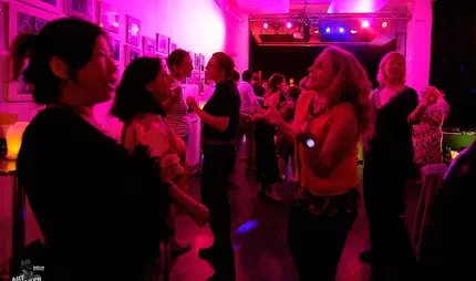 Die Early Bird Party: Der frühe Vogel tanzt den Beat