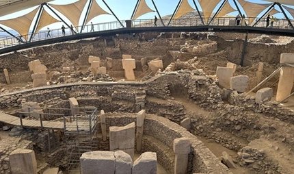 Gebaute Gemeinschaft Göbeklitepe, Taş Tepeler und das Leben vor 12.000 Jahren