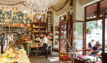 Delicatessen shop and restaurant Knofi in Bergmannstraße Berlin