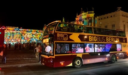 Big Bus Berlin während des Festivals of Lights