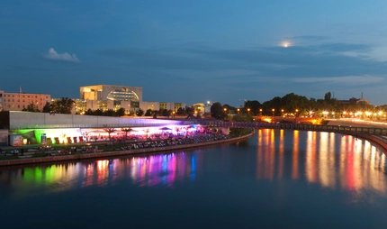 Berlin Party Strand Bar