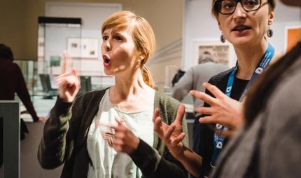 Menschen mit Hörbehinderungen im Deutschen Historischen Museum