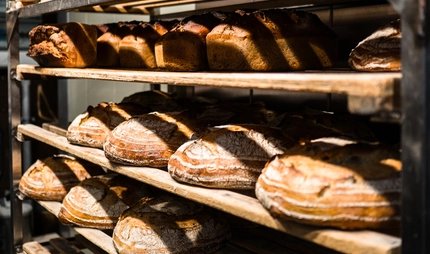 Gelagerte Brote im Domberger Brot-Werk Fertige Brote im Domberger Brot-Werk