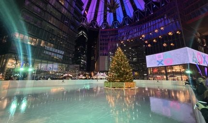 Eisbahn am Potsdamer Platz - Schlittschuhlaufen