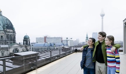 Familie im Homboldt Forum