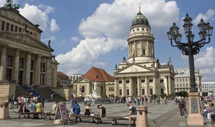 Konzerthaus y Französischer Dom en el Gendarmenmarkt de Berlín
