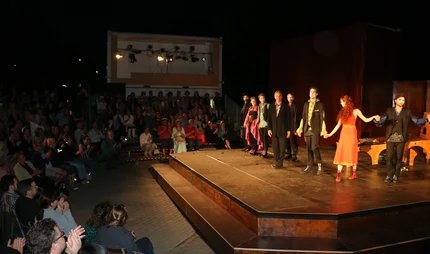 Prolog Bühne des Globe Berlin