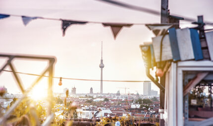 Klunker Kranich mit Blick über Berlin
