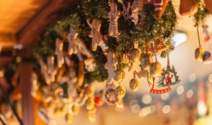 Weihnachtsdekoration mit Lebkuchen