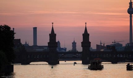 Oberbaumbrücke am Abend