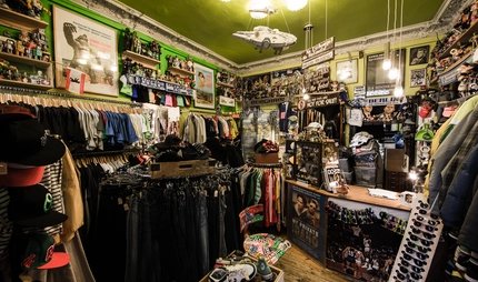 Second Hand Shopping: Pauls Boutique Second Hand Shopping: Pauls Boutique