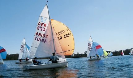 Segelboote auf dem Tegeler See in Berlin