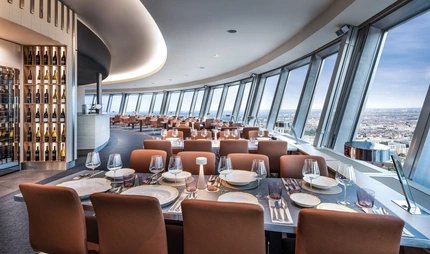 Restaurant Sphere von Tim Raue im Berliner Fernsehturm