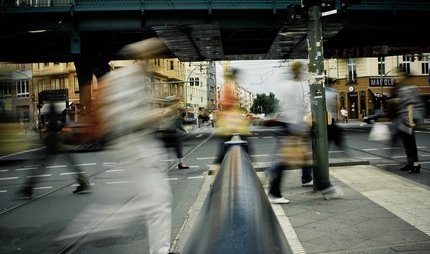 Menschen auf der Straße in Berlin