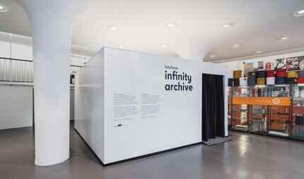Vista interior de la Bauhaus temporal en Berlín