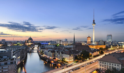 Berlin am Abend mit dem Fernsehturm