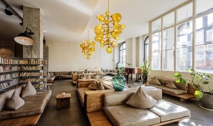 15-Min-Stadt-Hotel Michelberger vestíbulo